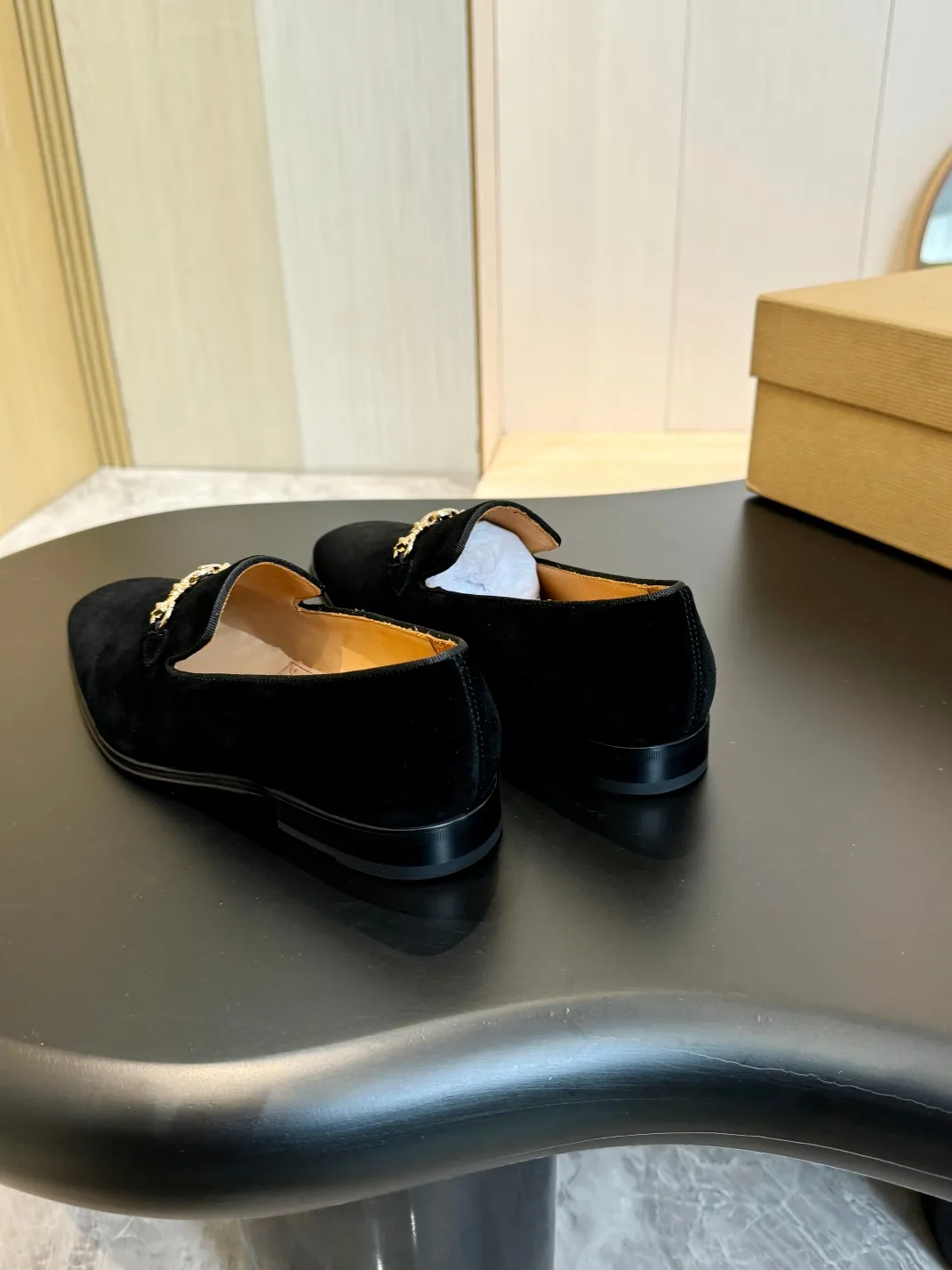 💰960 Christia*.Loubouti* high-end men's business formal leather shoes, original genuine cowhide red sole, imported Italian cowhide outsole, first-layer cowhide, water-dyed cowhide lining, high-end luxury. Size: 39-44 (customized at 38.45.46)✅